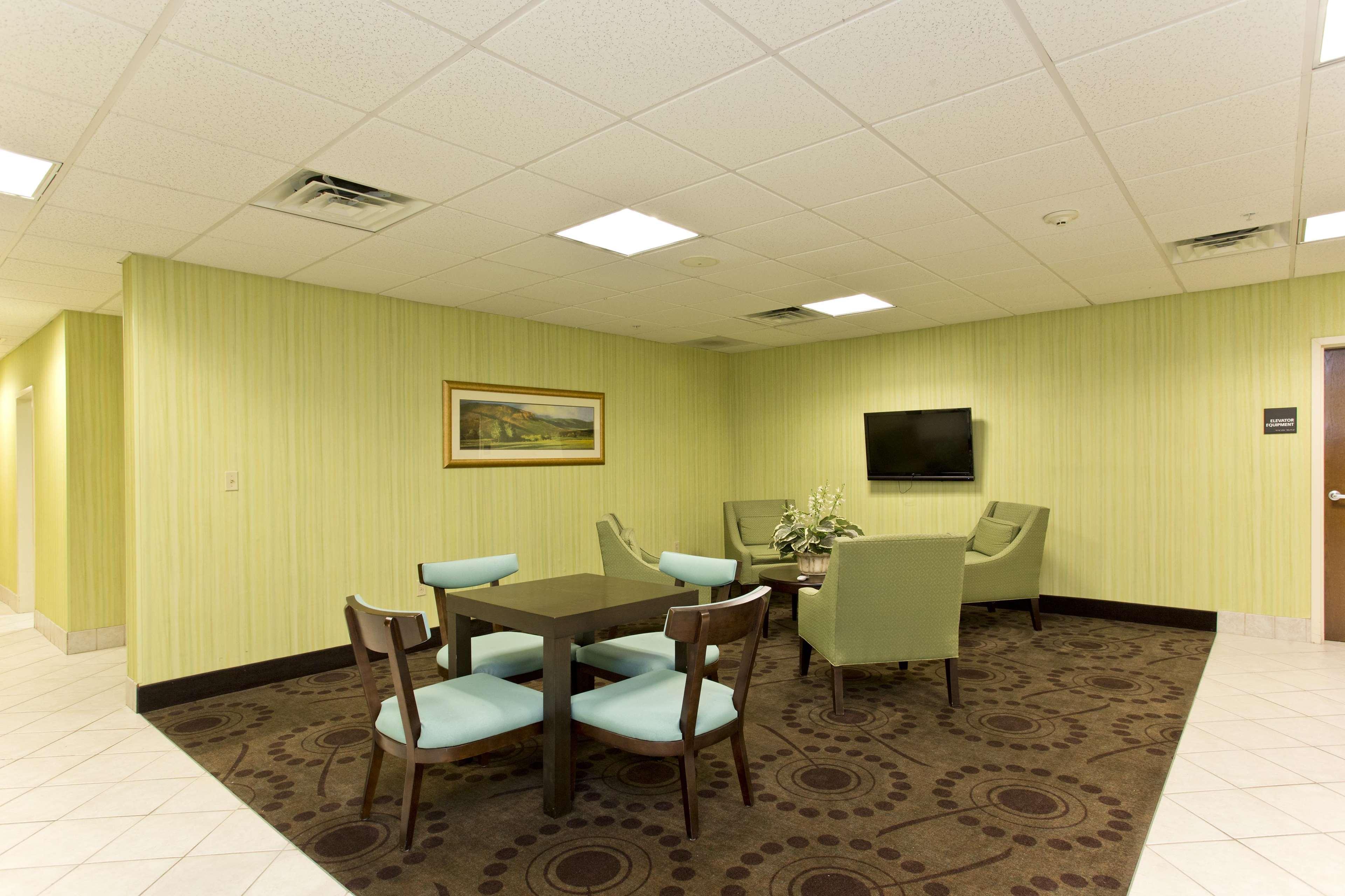 Hampton Inn Front Royal Bagian luar foto