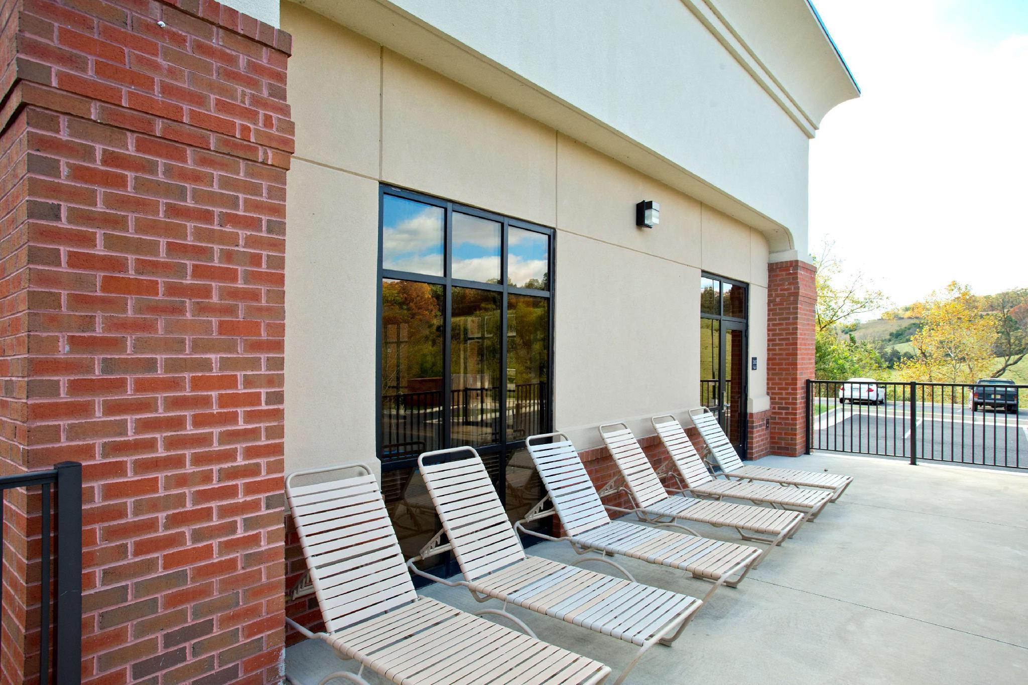 Hampton Inn Front Royal Bagian luar foto