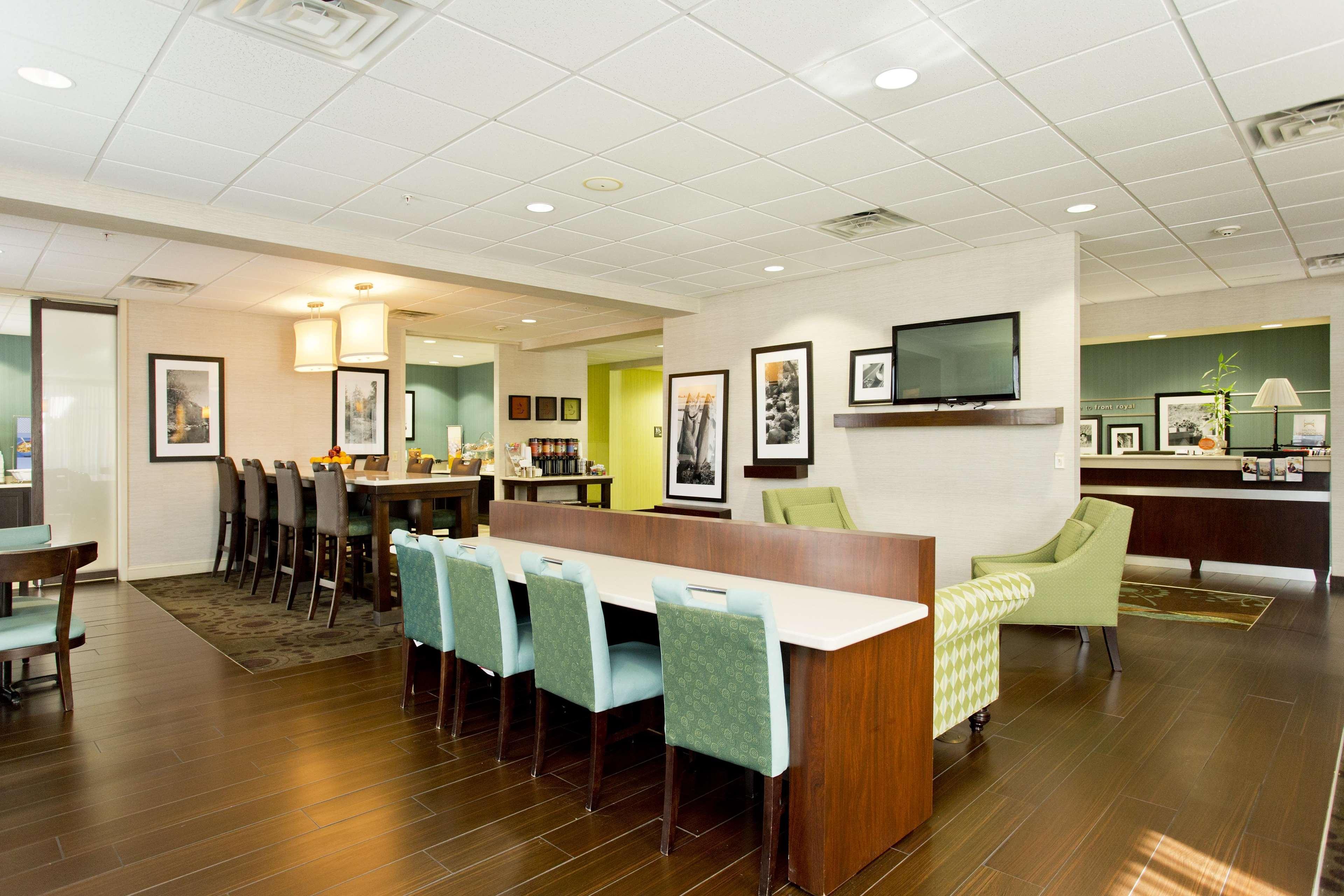 Hampton Inn Front Royal Bagian luar foto