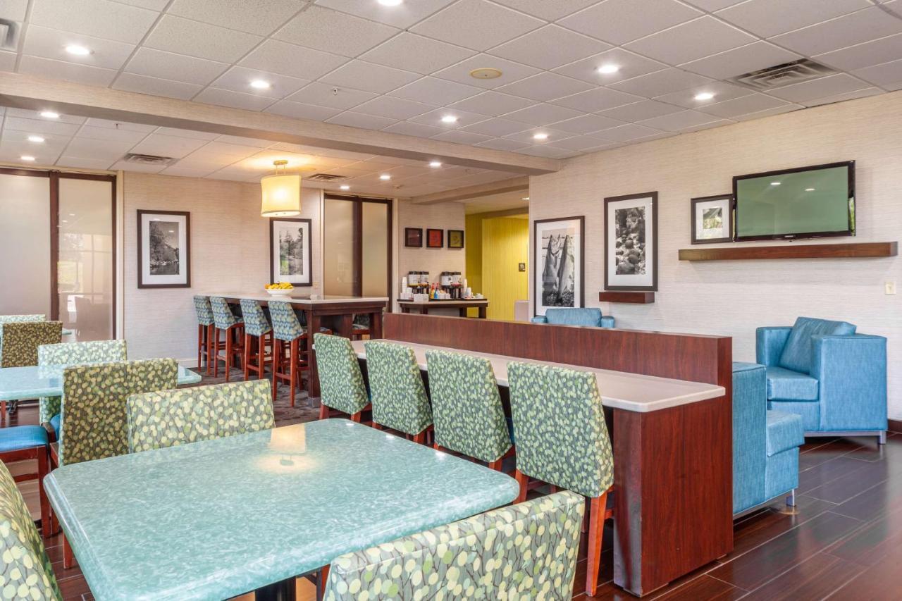 Hampton Inn Front Royal Bagian luar foto
