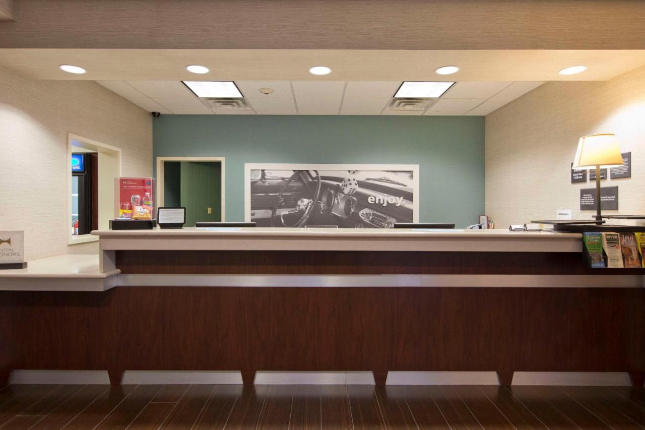 Hampton Inn Front Royal Bagian luar foto