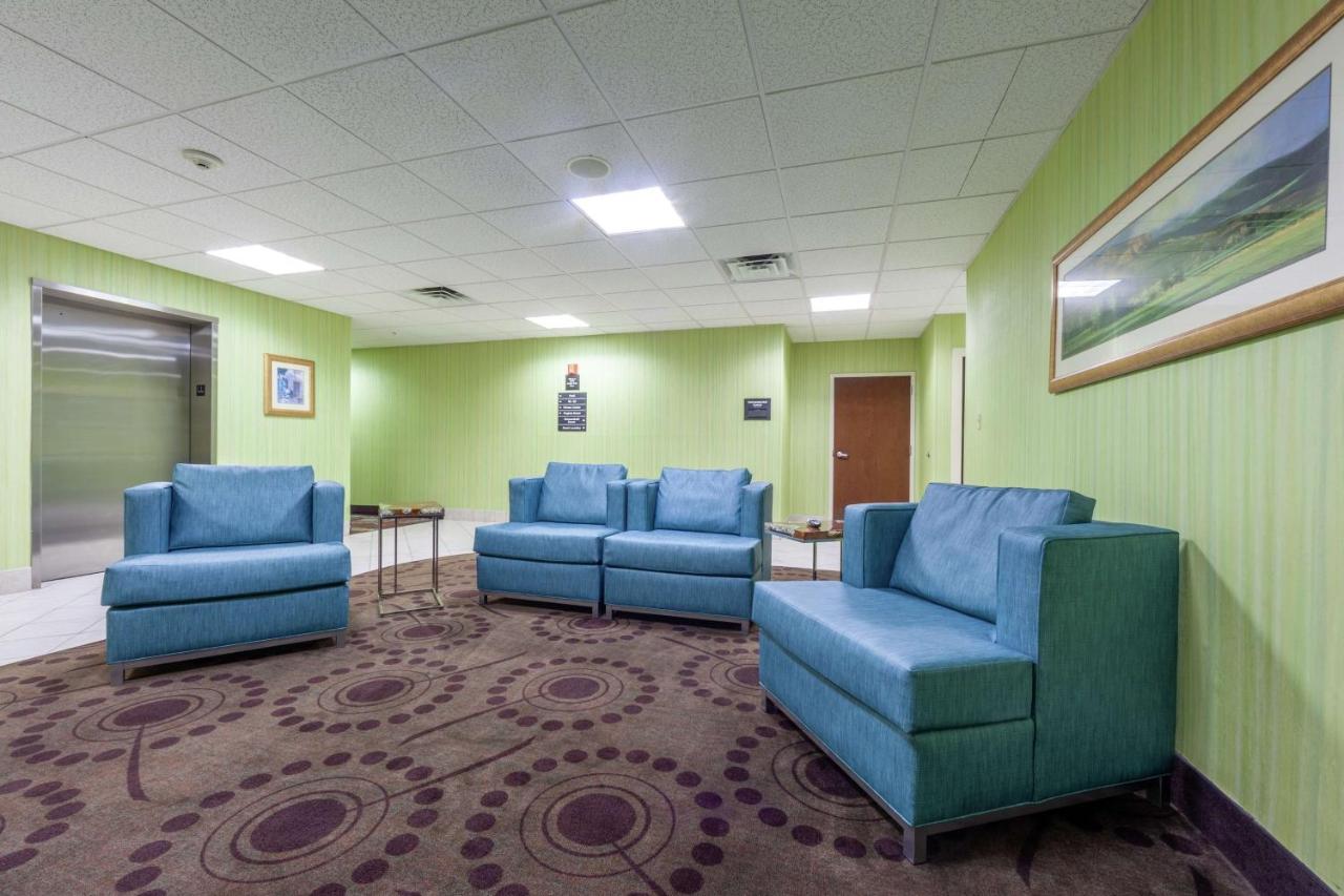 Hampton Inn Front Royal Bagian luar foto