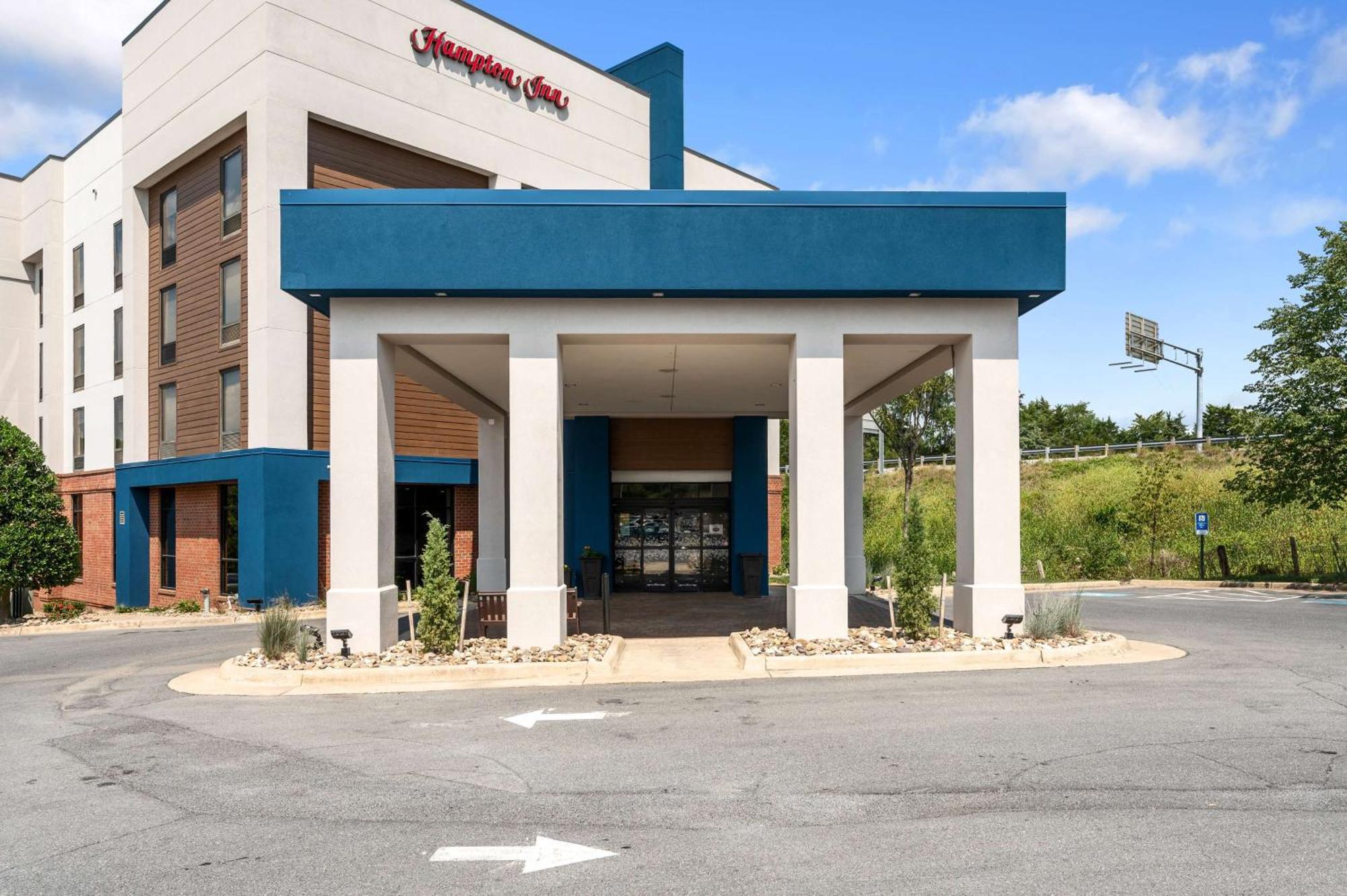 Hampton Inn Front Royal Bagian luar foto
